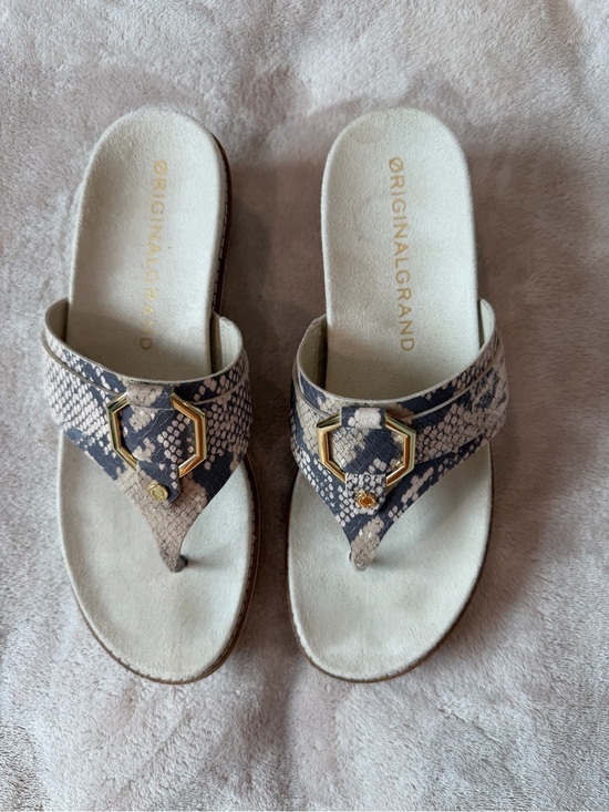 Cole Haan Shoes - Cole Haan Original Grand Gold-Tone Hardware on Neutral Snake-Print Strap size 7